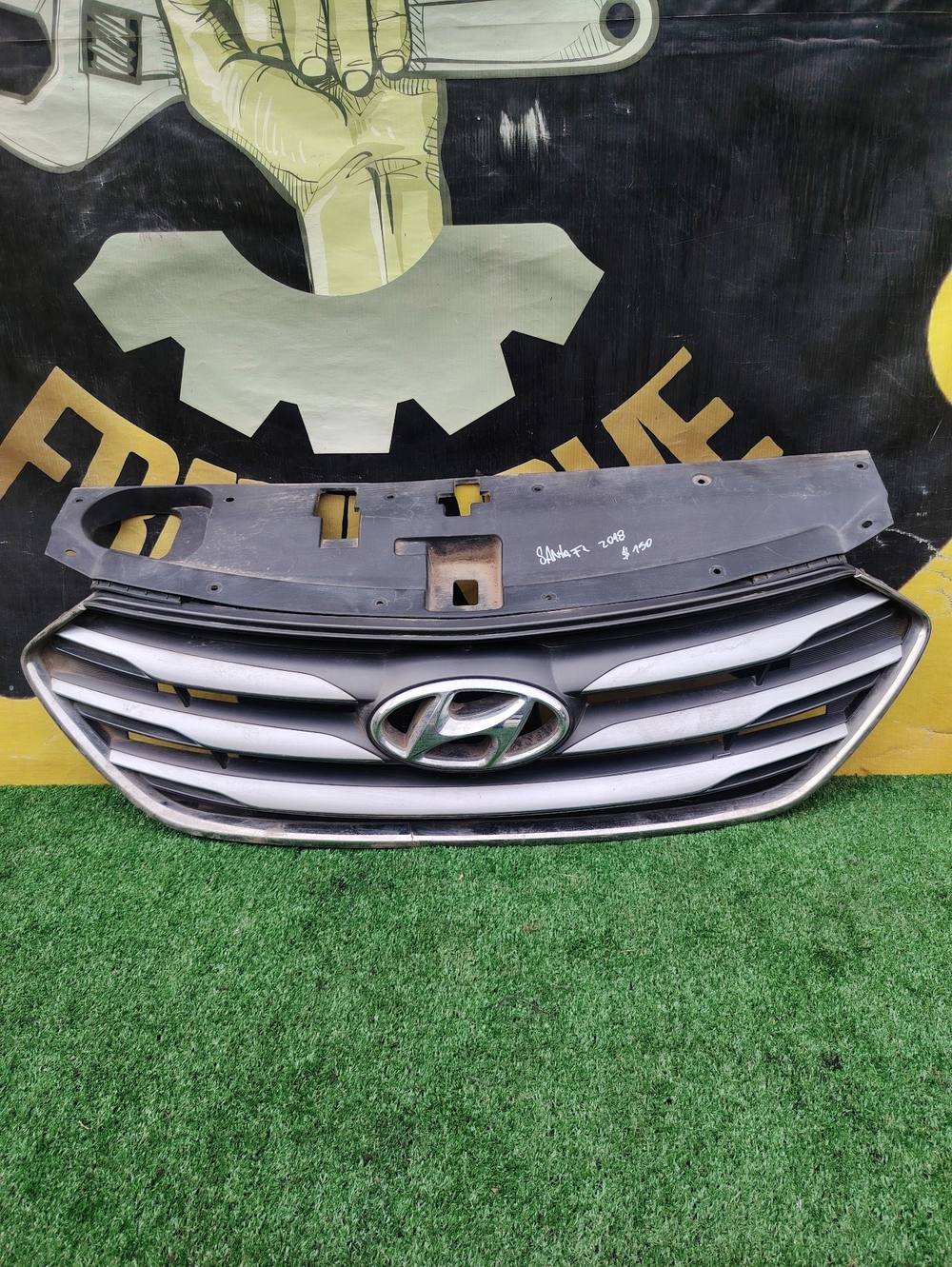 Máscara (parrilla) Hyundai Santa Fe 2013-2018