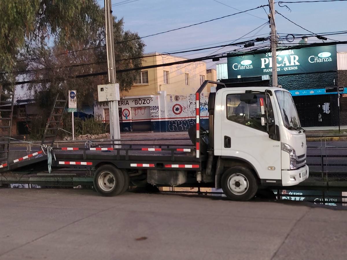 Grúa propia de Desarmaduría Framanohe